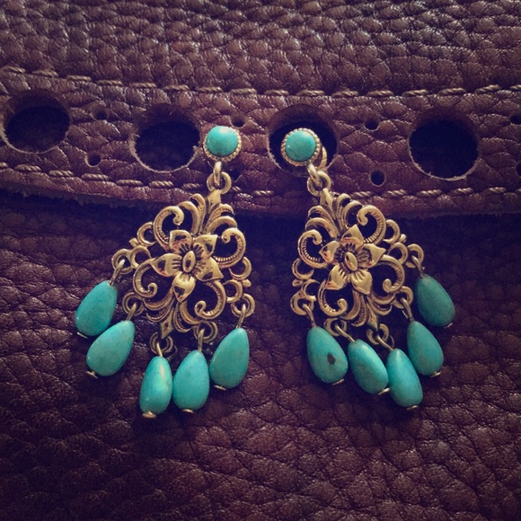 Jewelry - Gold and Turquoise Clip on Earrings